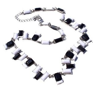 💗💞 Vintage Black White Rhinestone Silver Frame Necklace